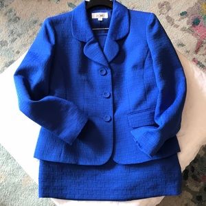 Le Suit Business/Power Suit in Royal Blue